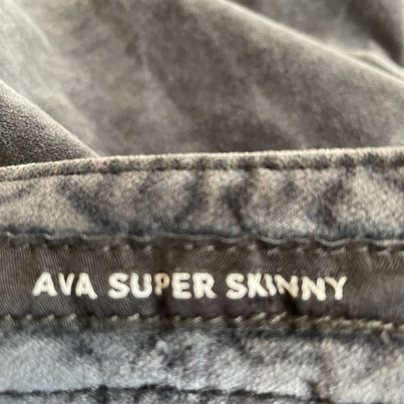 Women’s Lucky Brand Crushed Velvet Jeans Size 8/29 - Picture 4 of 8